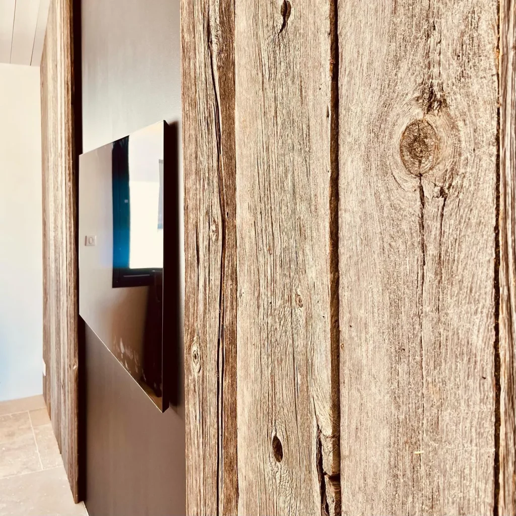 Espace TV en Bois Ancien du Canada
